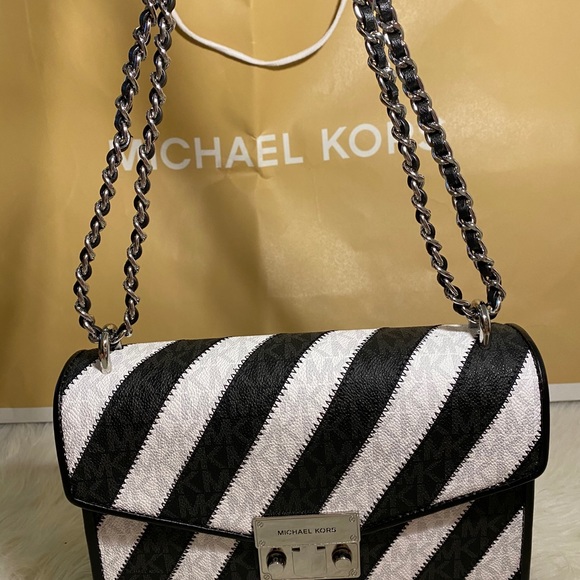 Michael Kors Flap Shoulder Bag in Black Multi - Picture 3 of 9